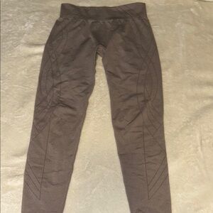 Taupe geo NVGTN Leggings